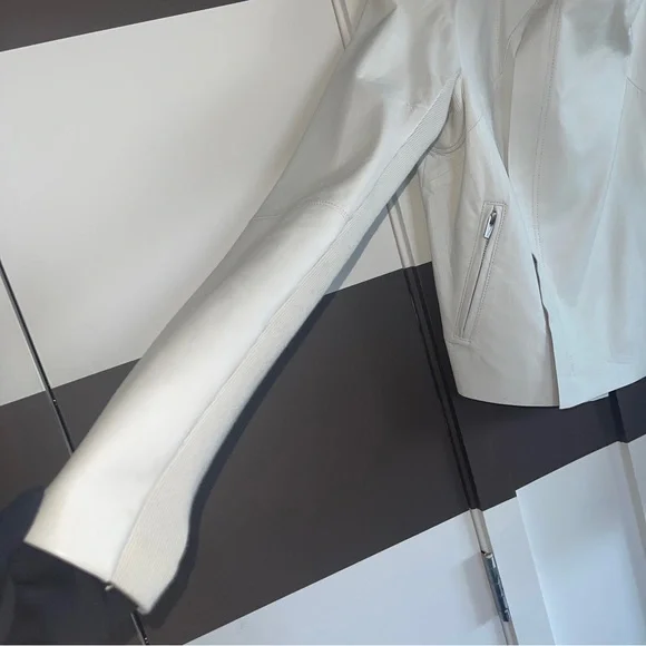VEDA White & Black Flap Leather Jacket Size Medium - Picture 7 of 15
